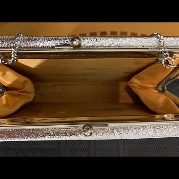 Vintage Silver Metallic Clutch Purse With Chain Sparkly Bling Evening Cocktails - Picture 9 of 11